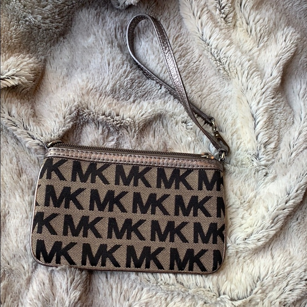Authentic Michael Kors Wristlet